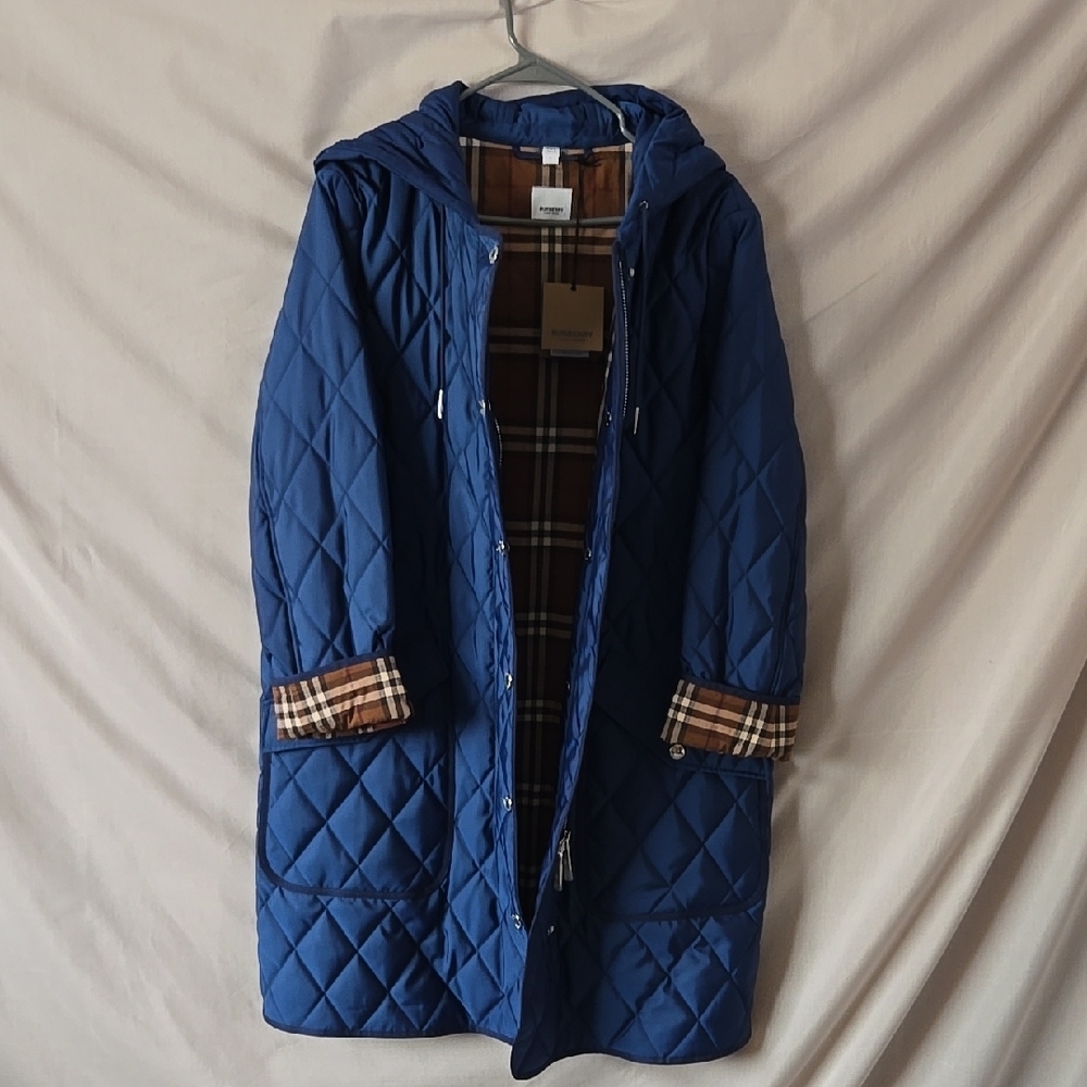 Burberry Blue Quilted Puffer Jacket with Hood - Picture 9 of 14